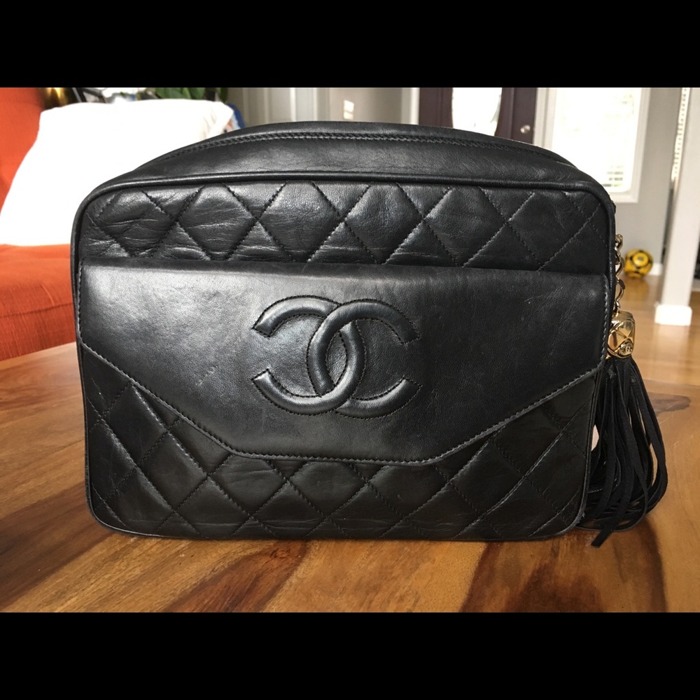 Chanel vintage camera crossbody bag- black